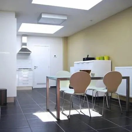 All Inn Holiday Home